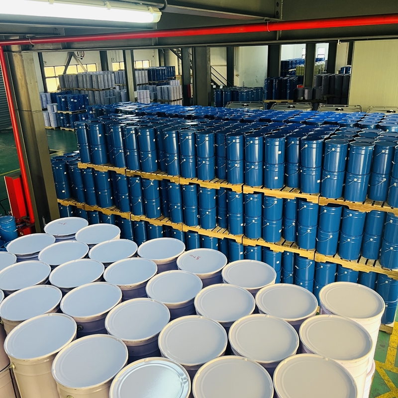 エポキシ樹脂固化剤と硬化剤 電気部品を持つトランスフォーマーと原子炉