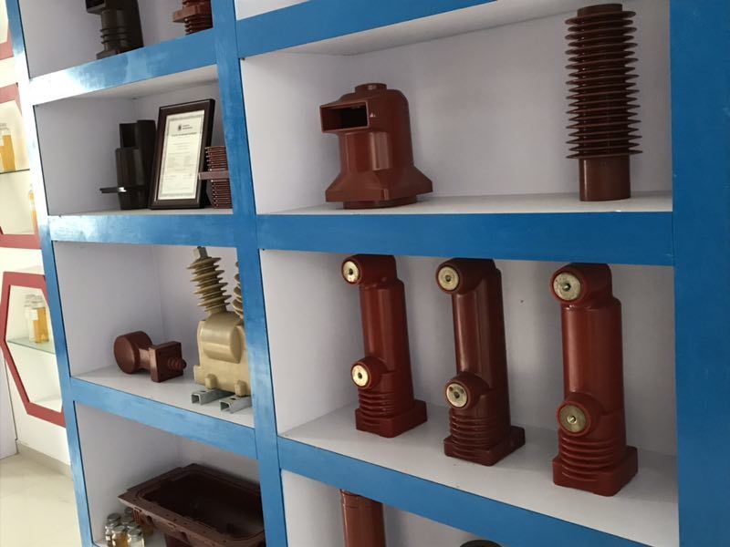 高TG（70-125℃）およびAPG＆キャスティングプロセスを備えた10-1100KV電気絶縁用難燃性エポキシ樹脂